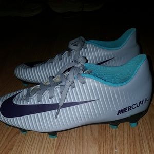 Nike softball shoes size 7.5